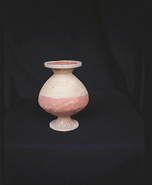 丹彩台付壺形土器の写真