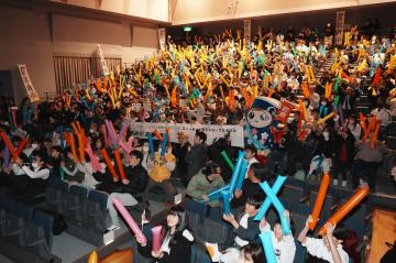 令和8年2月18日パブリックビューイングの様子